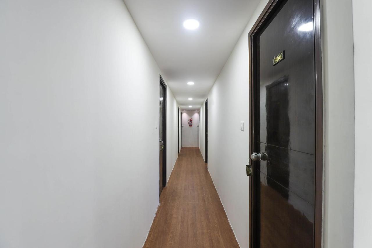 โอโย 40139 โฮเต็ล เปราเดียต Hotel อาเมดาบัด ภายนอก รูปภาพ